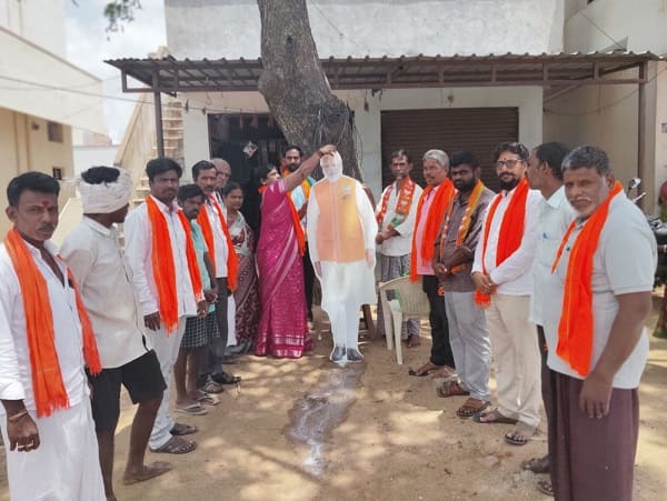 భారీగా పన్ను రేట్లు తగ్గించి సాధారణ ప్రజలపై పన్ను భారాన్ని తగ్గించిన కేంద్రప్రభుత్వం