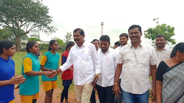 35వ సబ్ జూనియర్ జిల్లా స్థాయి కబడ్డీ బాల బాలికల జట్ల ఎంపిక వెల్టూర్ గ్రామం ఉప్పునుంతల మండలం...