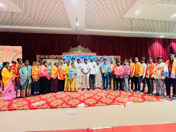 అచ్చంపేట నియోజకవర్గంలో ప్రైవేట్ ఉపాధ్యాయులకు ఘన సన్మానం చేసిన ఎమ్మెల్యే ..!