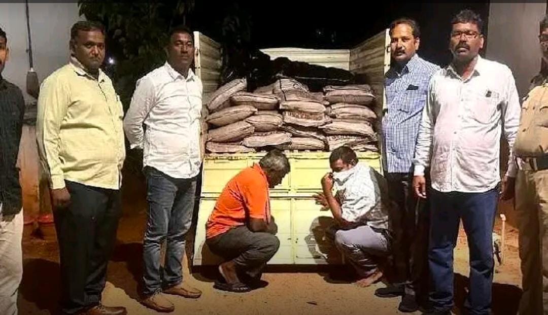 భారీగా నల్ల బెల్లం, పటిక పట్టివేత...