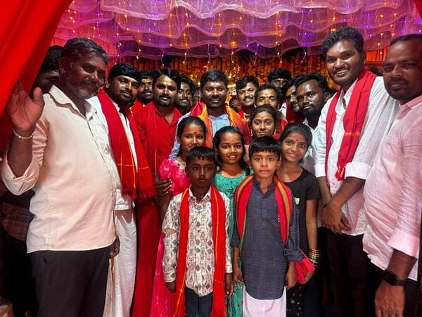 దుర్గాభవాని దర్శించుకున్న అచ్చంపేట మాజీ శాసనసభ్యులు డాక్టర్  గువ్వల బాలరాజు